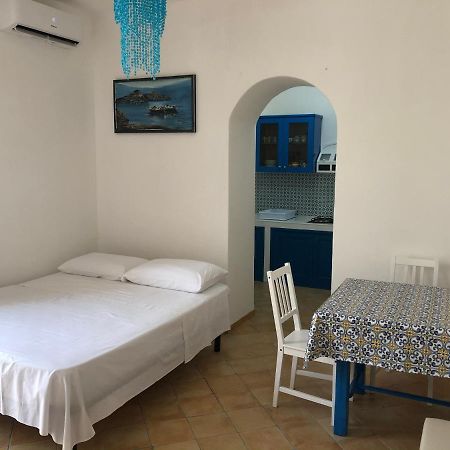 Il Cortiletto - Lipari Centro Apartman Kültér fotó